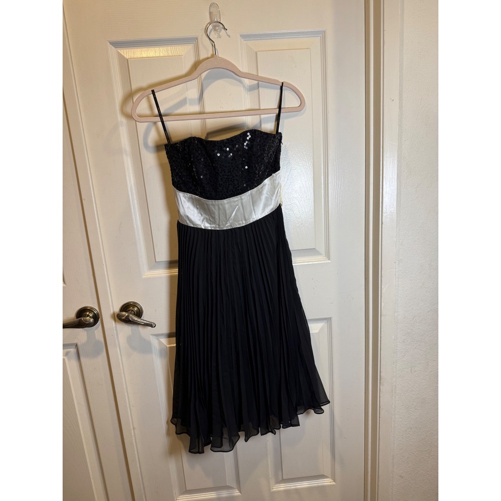 Betsey Johnson Black‎ Sequin Satin Pleated Strapless Formal Dress Size 4